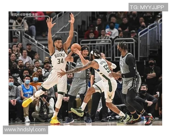 篮网与雄鹿第四场激战回顾球星表现与战术分析全景呈现